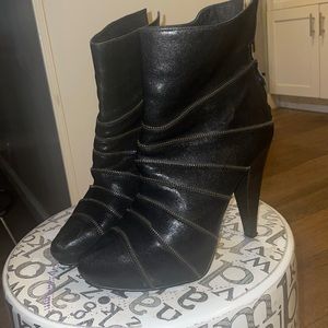 Pour La Victoire leather booties with zipper accent